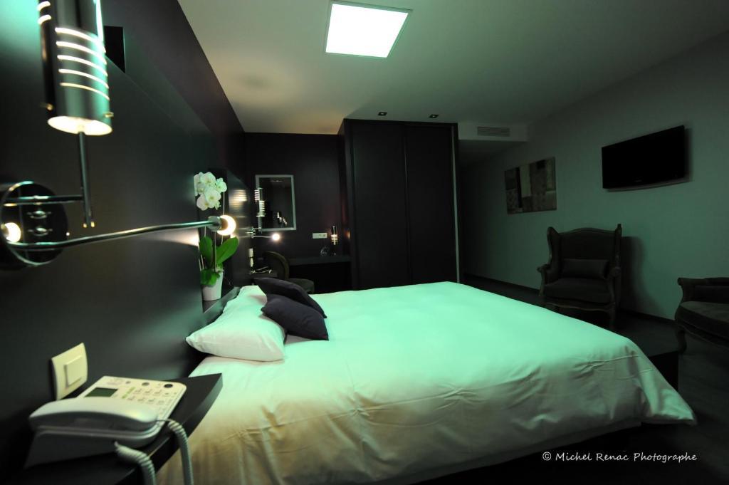 Logis Hôtel.com Restaurant l'Ardoise Bédée Chambre photo
