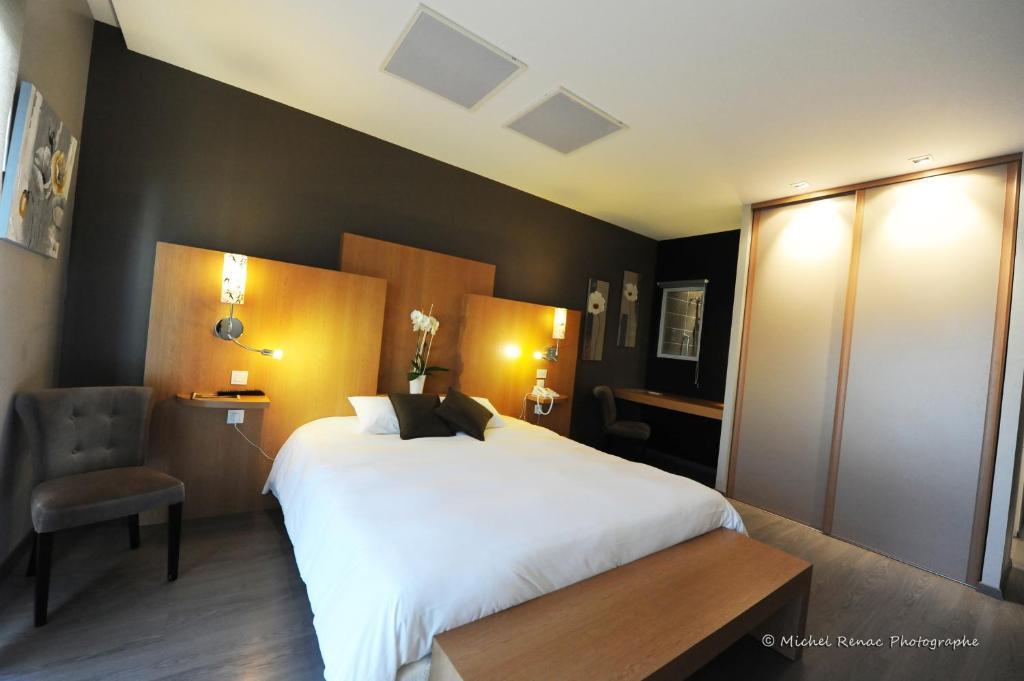 Logis Hôtel.com Restaurant l'Ardoise Bédée Chambre photo