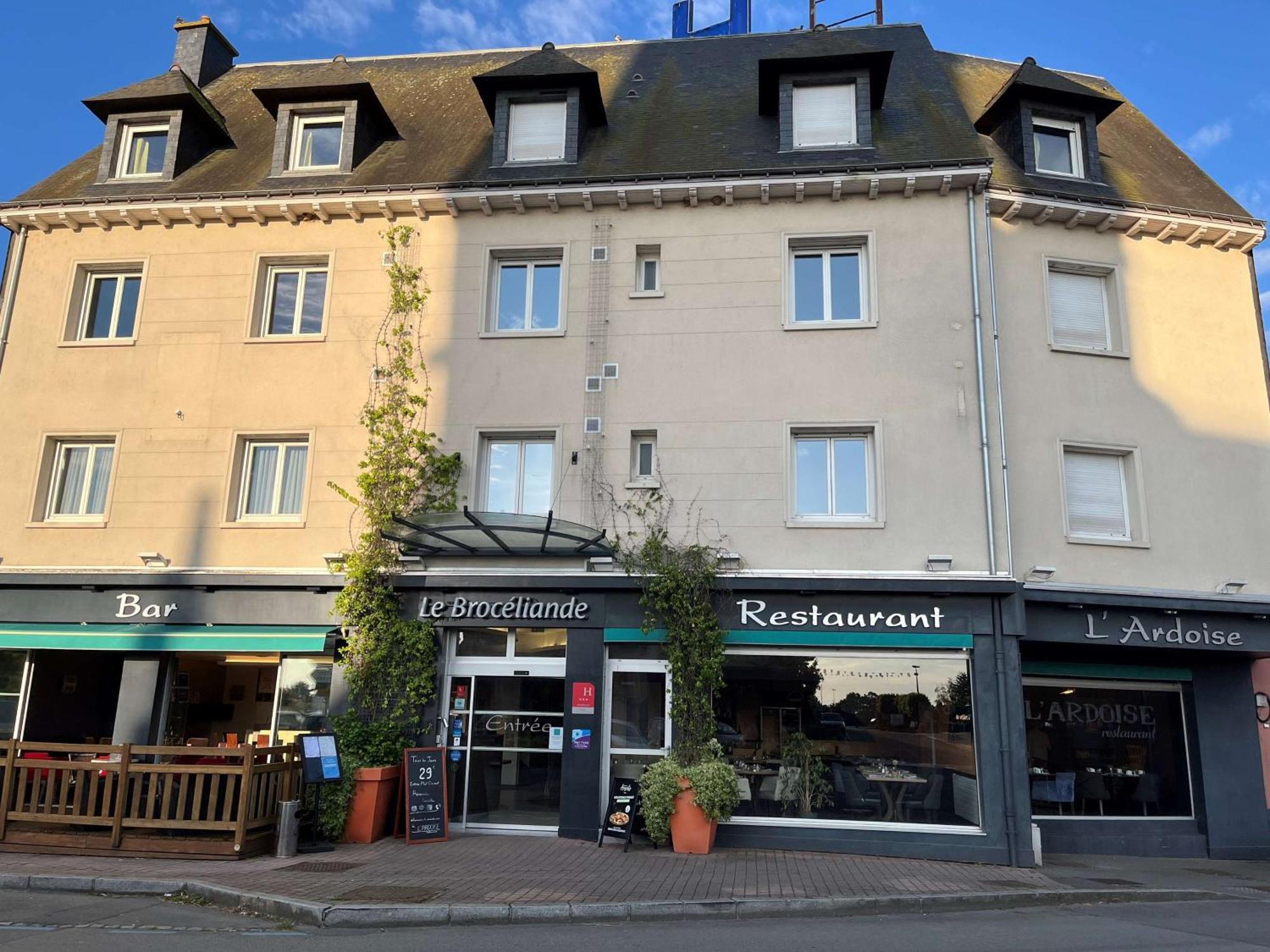 Logis Hôtel.com Restaurant l'Ardoise Bédée Extérieur photo
